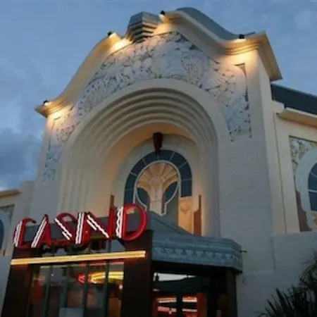 On The * Saint-Aubin-Sur-Mer (Calvados)